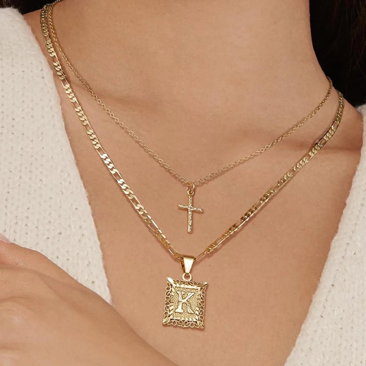 Set de 2 Collares de Inicial y Cruz en Oro de 14k